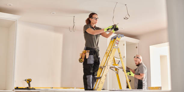 Best Emergency Electrician Near Me  in Carlyle, IL